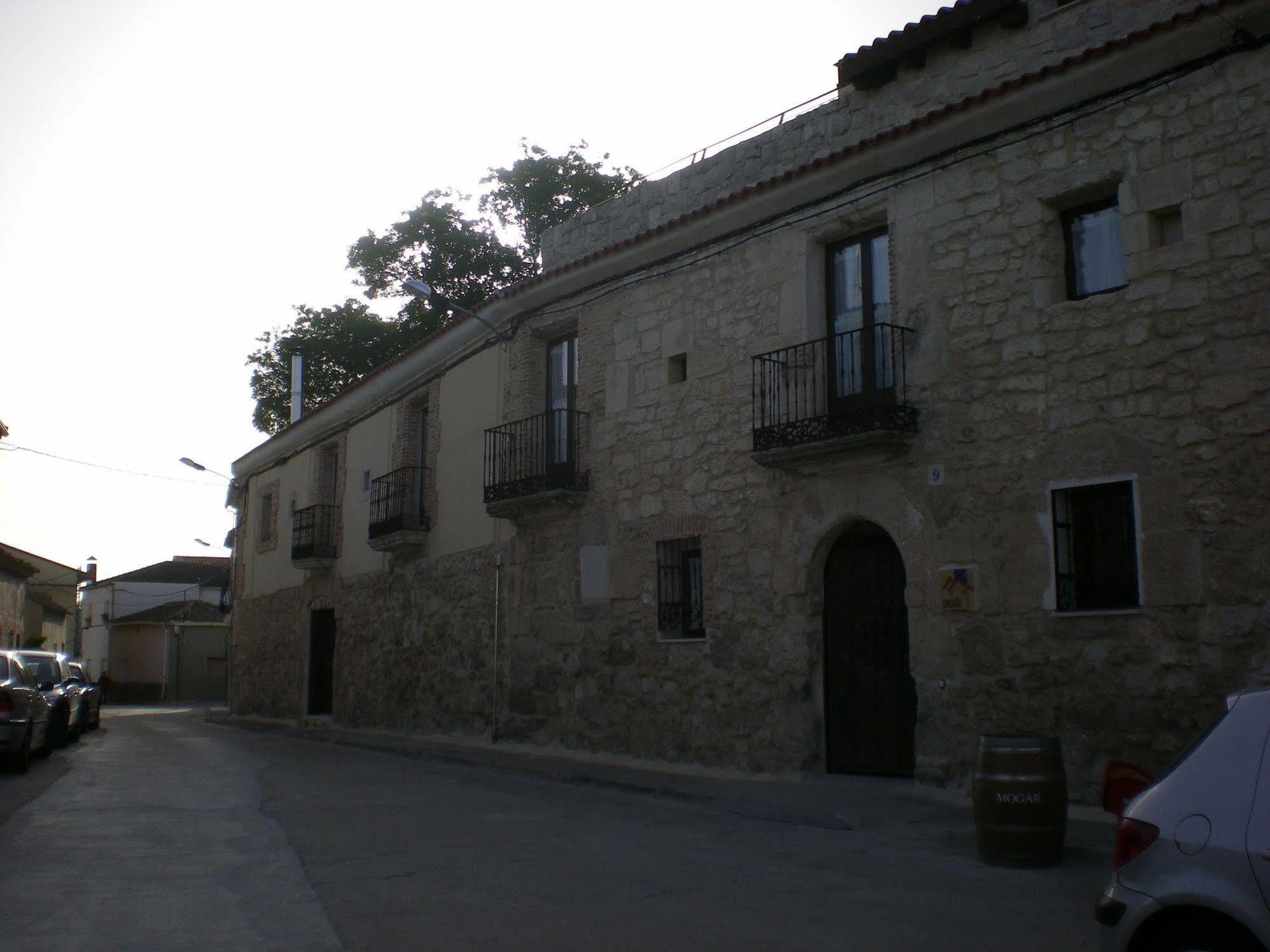 Posada La Casona De Valbuena فالبوينا دي دويرو المظهر الخارجي الصورة