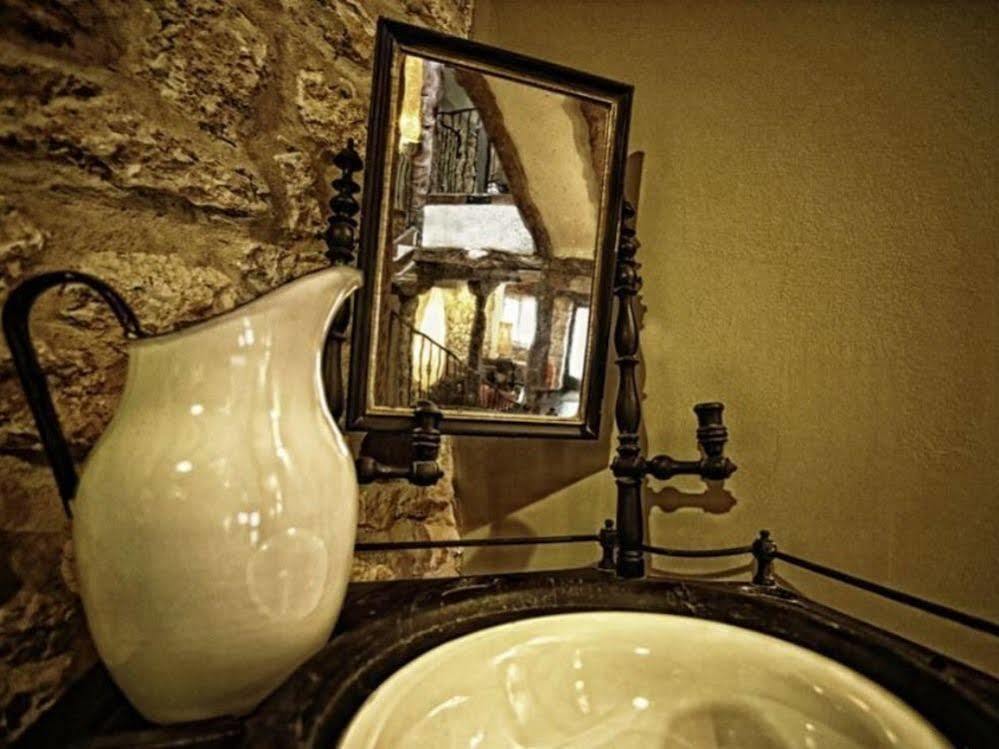Posada La Casona De Valbuena فالبوينا دي دويرو المظهر الخارجي الصورة